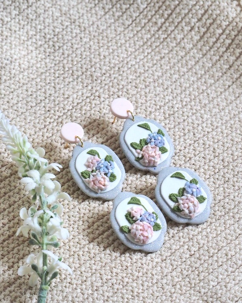Holding a bouquet of hydrangea earrings - Earrings & Clip-ons - Other Materials 