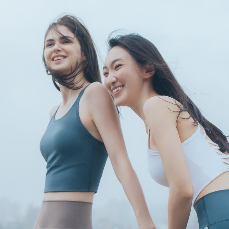 【MACACA】美好的美背心 - AIE1112 莫蘭綠 - 女運動上衣/背心 - 尼龍 綠色