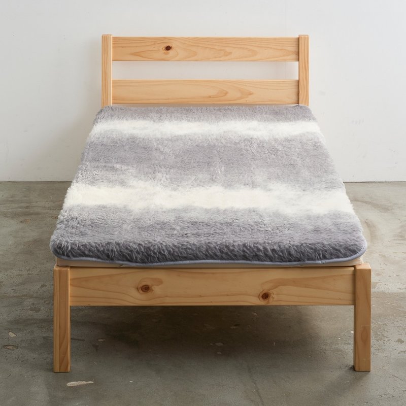 Flood of Light Merino Wool Mattress Pad – Single - 寝具 - ウール グレー