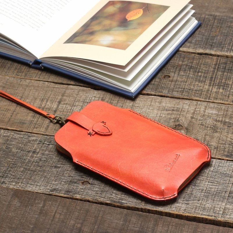 Rustic autumn maple red vegetable tanned leather phone case (for iPhone case) <with neck strap> - เคส/ซองมือถือ - หนังแท้ สีแดง