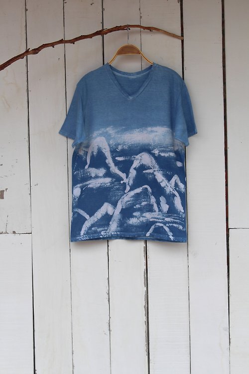 自在染 isvara 自在染isvara 手工藍染 共生系列 山巒海市 純棉T-shirt
