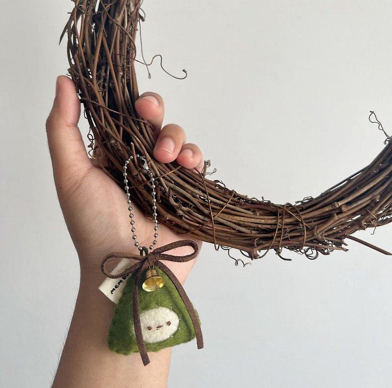 Handmade pine tree keychain - Keychains - Polyester 