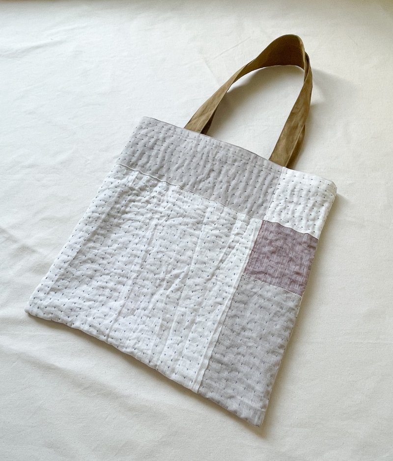 日本製 刺子縫 Sashiko Patchwork托特包 柔軟亞麻托特包 Upcycle 升級再造 藍染 Aizome - 手袋/手提包 - 棉．麻 白色