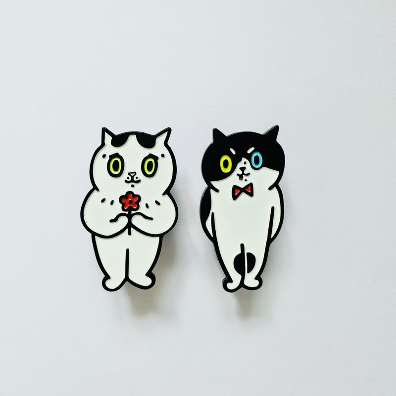 red carpet for super star cats metal pin - Badges & Pins - Other Metals Multicolor