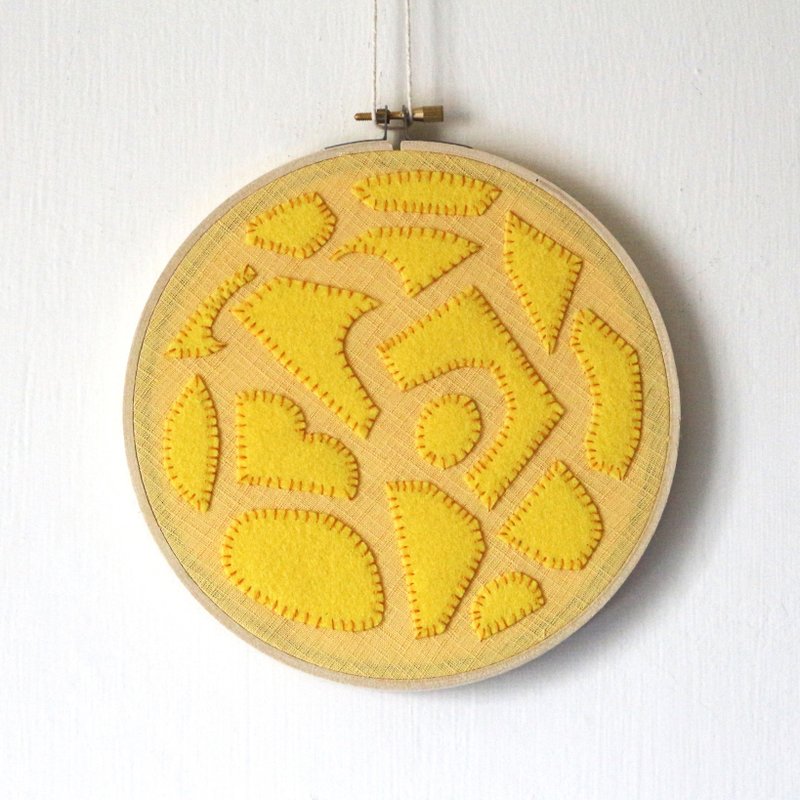 Hand-sewn hanging painting/yellow geometric color block hanging decoration - ตกแต่งผนัง - งานปัก สีเหลือง