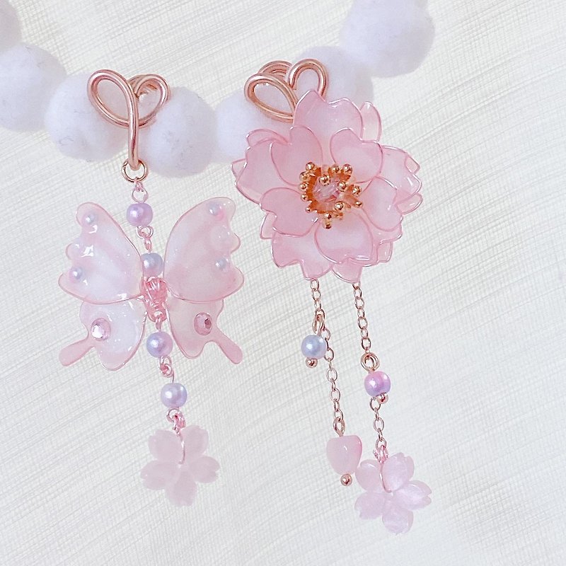 Colorful Butterfly Dance Double Sakura Asymmetric Healing Earrings Hand-made Crystal Flower Painless Clip-On/Ear Needles - Earrings & Clip-ons - Resin Pink