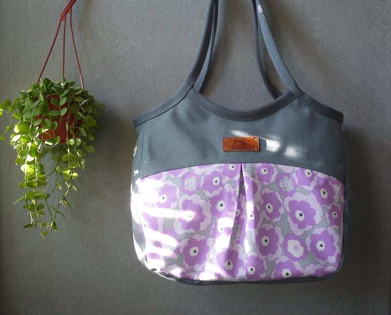 Spot free shipping spring outing preferred poppy shoulder bag (lilac purple) - กระเป๋าแมสเซนเจอร์ - ผ้าฝ้าย/ผ้าลินิน 