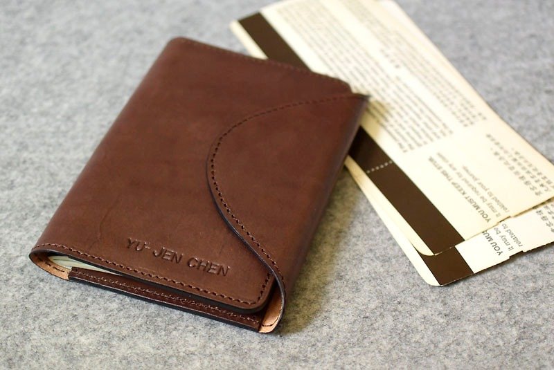 YOURS手工皮件 真皮弧形上蓋磁釦款護照皮套 深木色皮革 - 護照夾/護照套 - 真皮 