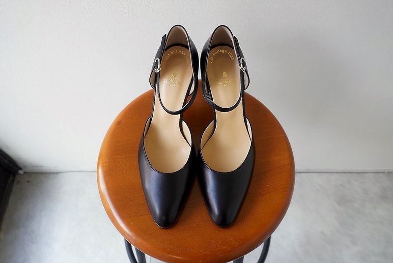Separate strap pumps with 8cm heel made from a classic wooden pattern, black - High Heels - Genuine Leather Black