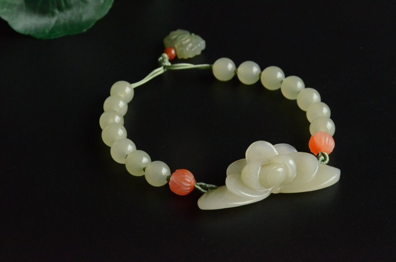 [Jiao Lian] Natural Hetian Jade Clear Water Lotus Hand Bracelet - Bracelets - Gemstone 