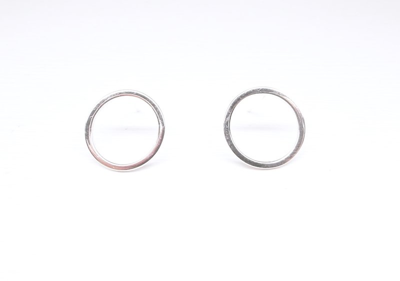 Ershi silver [round shape plain silver earrings] a pair - Earrings & Clip-ons - Other Metals Silver