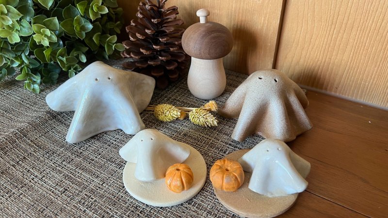 Limited Time - Handmade Pottery Decoration - Halloween Ghost - ของวางตกแต่ง - ดินเผา ขาว