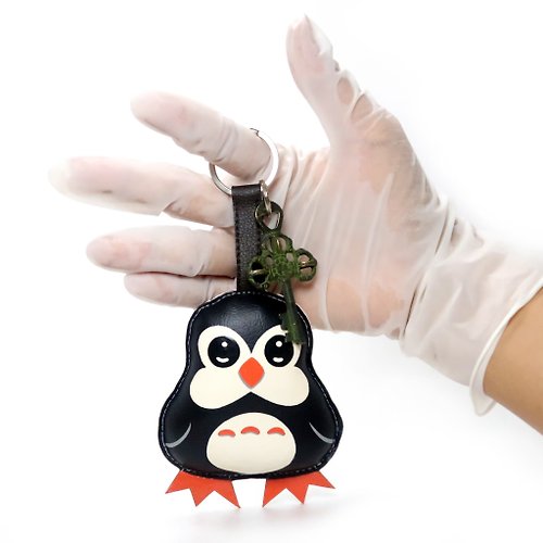 pipo89-dogs-cats Penguin keychain, gift for animal lovers add charm to your bag.
