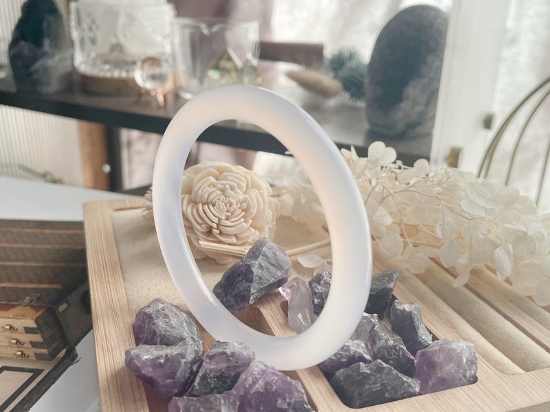 天然粉色調白月光瑪瑙手鐲 美人鐲 圓條鐲 - 手鍊/手環 - 水晶 白色