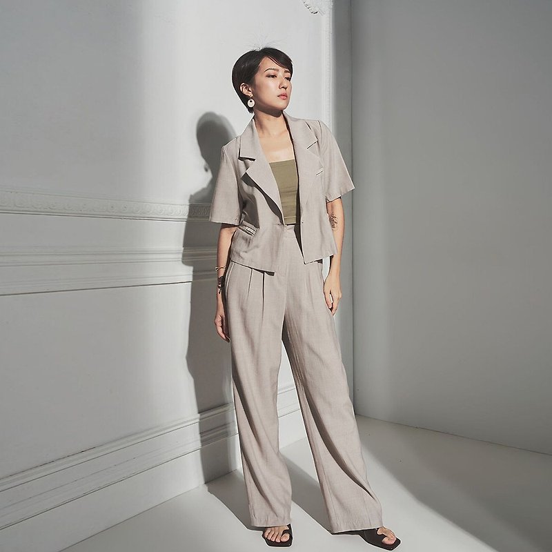 AVVJOY | Short Textured Gray Suit - Women's Pants - Other Materials Gray