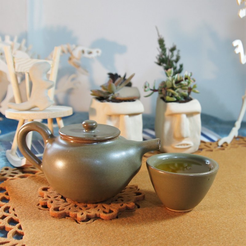 褐綠茶壺-容量約170ml - 茶具/茶杯 - 陶 卡其色