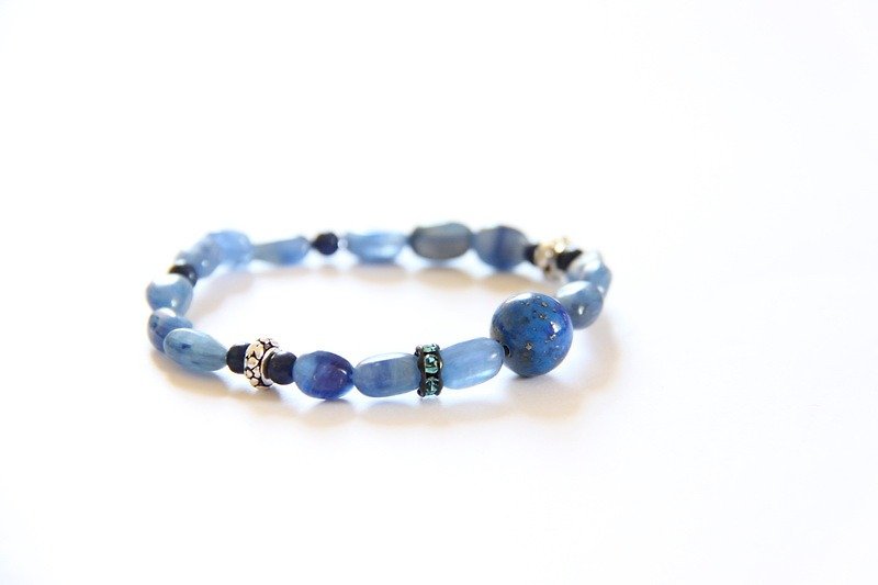 Fashion energy jewelry series - lapis lazuli blue crystal pebbles bracelet - สร้อยข้อมือ - กระดาษ สีน้ำเงิน