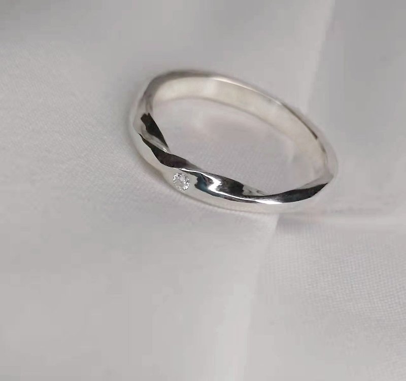 [Please do not place an order if the circumference is less than 4.85 cm] 2-point real diamond double twist Silver ring comes with a single hand-made engraving - General Rings - Sterling Silver Silver