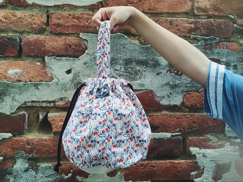 toutoubags/ beam port bag-cherry - กระเป๋าถือ - กระดาษ สึชมพู