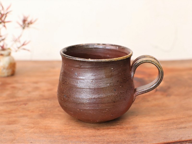 Bizen ware coffee cup (middle) potter's wheel c6-056 - Mugs - Pottery Brown