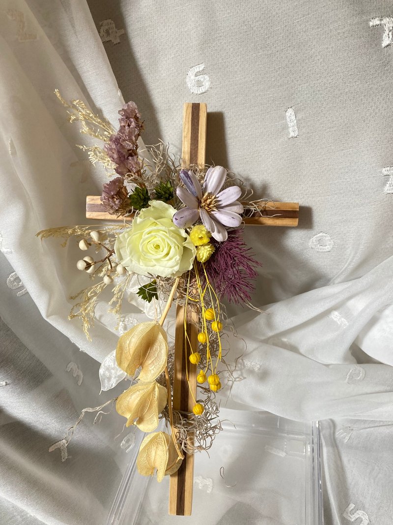 French floral cross, eternal flowers, baptismal gifts, house opening gifts - ตกแต่งผนัง - ไม้ สีม่วง