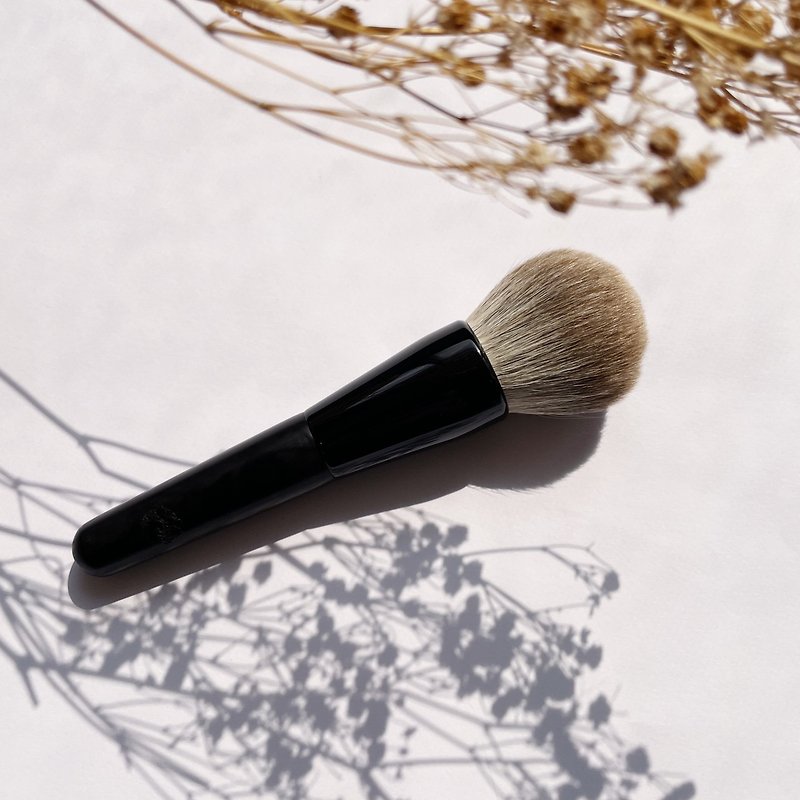【艾諾琪】雪狐毛蜜粉刷 化妝刷具 - 彩妝刷具/鏡子/梳子 - 其他材質 白色
