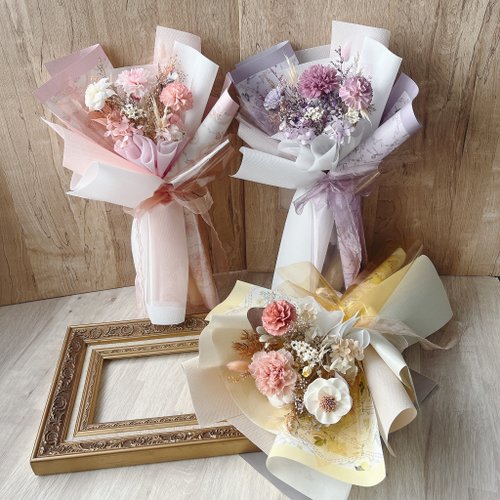 J.H. Floral Design 花藝工作室 【限量預購】永生康乃馨/母親節花束/康乃馨/早鳥優惠