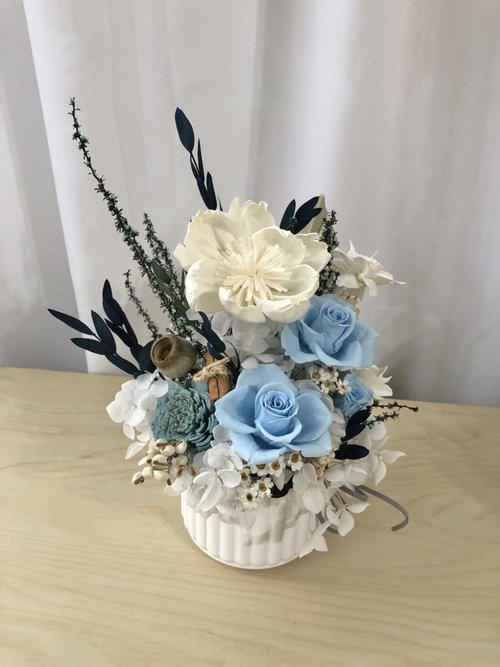 小金鈴花藝 Tinkerbell Flower 冰山美人 桌花 優雅 祝賀 玫瑰 永生花 乾燥花 開幕花禮 送禮