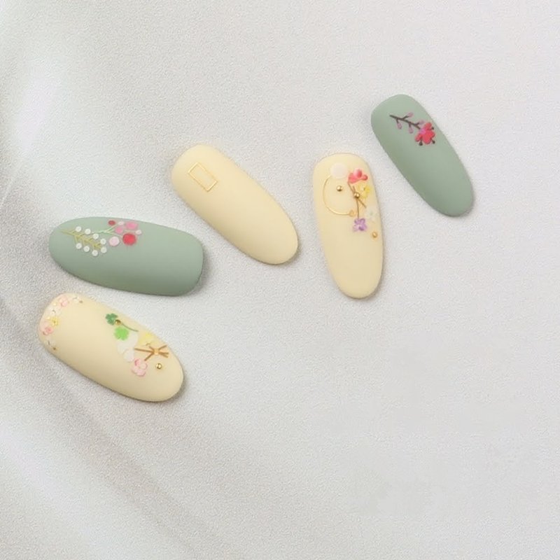 【DIY Nail Art】Nail Look Nail Art Decorative Art Sticker Wildflower - Nail Polish & Acrylic Nails - Paper Gold