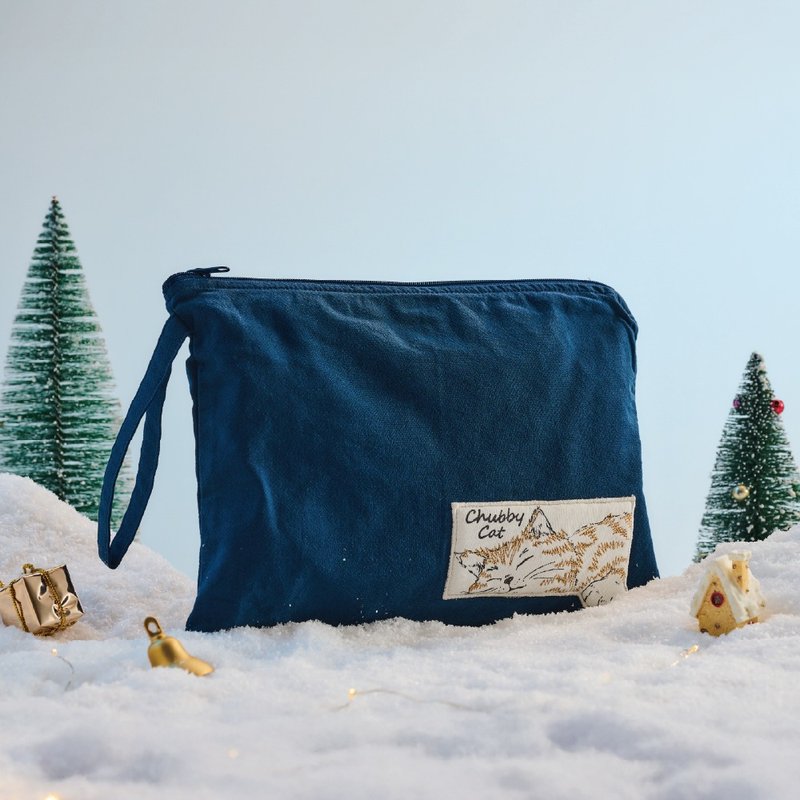 慵懶午睡貓刺繡收納袋 - 化妝包/收納袋 - 棉．麻 