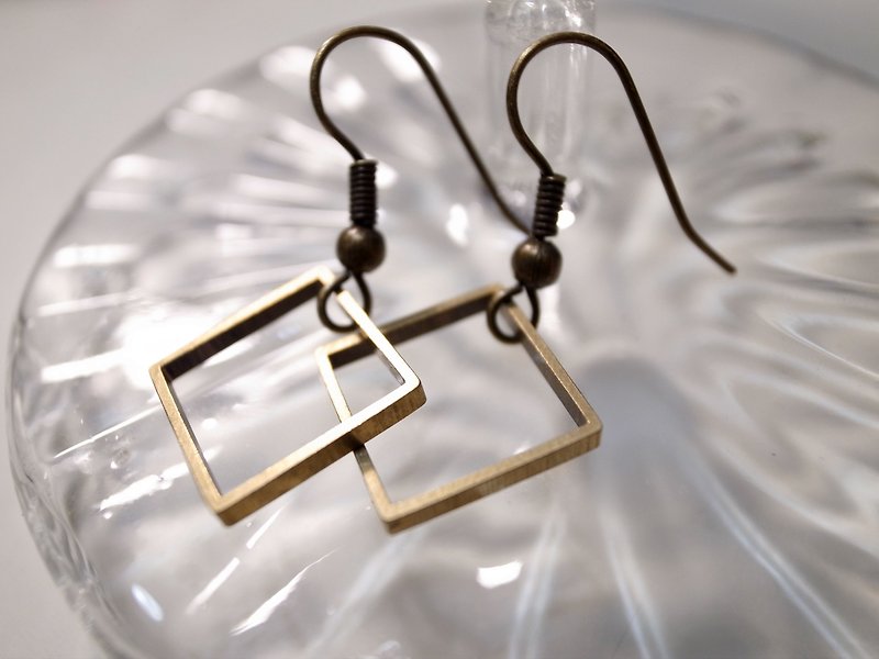古銅色菱格耳環(針式) - 耳環/耳夾 - 其他金屬 金色