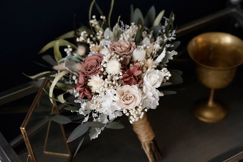 Mother's Day earth-toned immortal flowers, roses, eucalyptus leaves, hydrangeas, gypsophila, forest-style bouquets - Dried Flowers & Bouquets - Plants & Flowers Brown