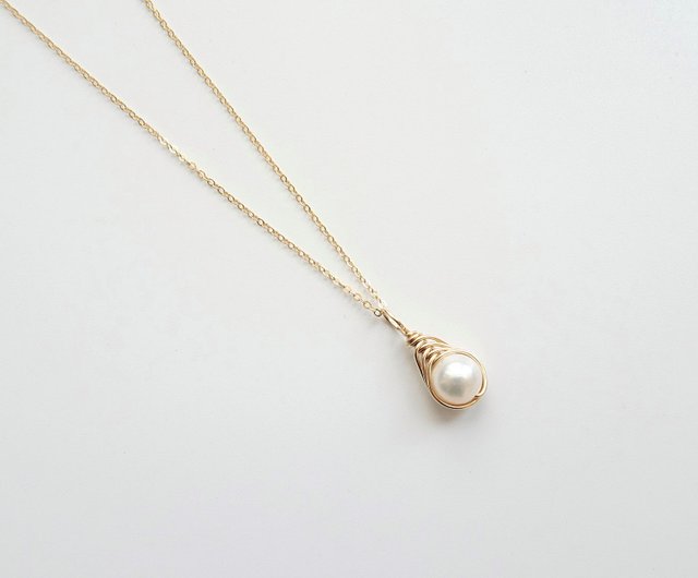 Wire wrapped store pearl necklace