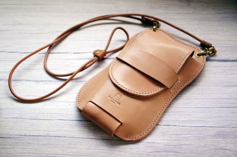 Genuine leather smartphone shoulder flap - กระเป๋าแมสเซนเจอร์ - หนังแท้ ขาว