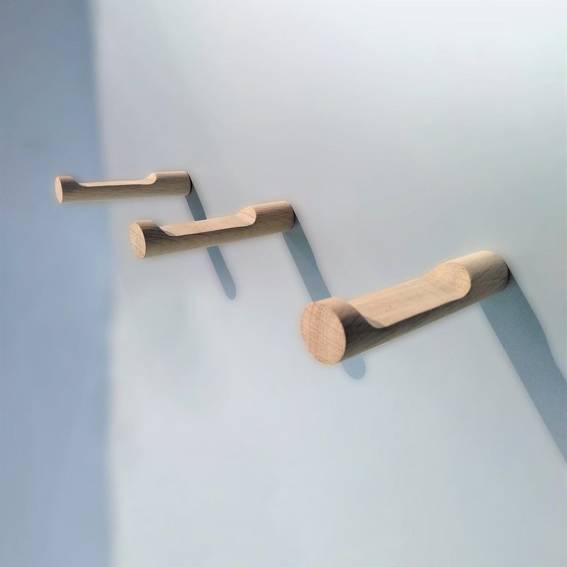 Oak wood wall hook.Minimalist wall storage. Macramé holder. Plant rack hanger. - 衣架/衣帽架/掛勾 - 木頭 