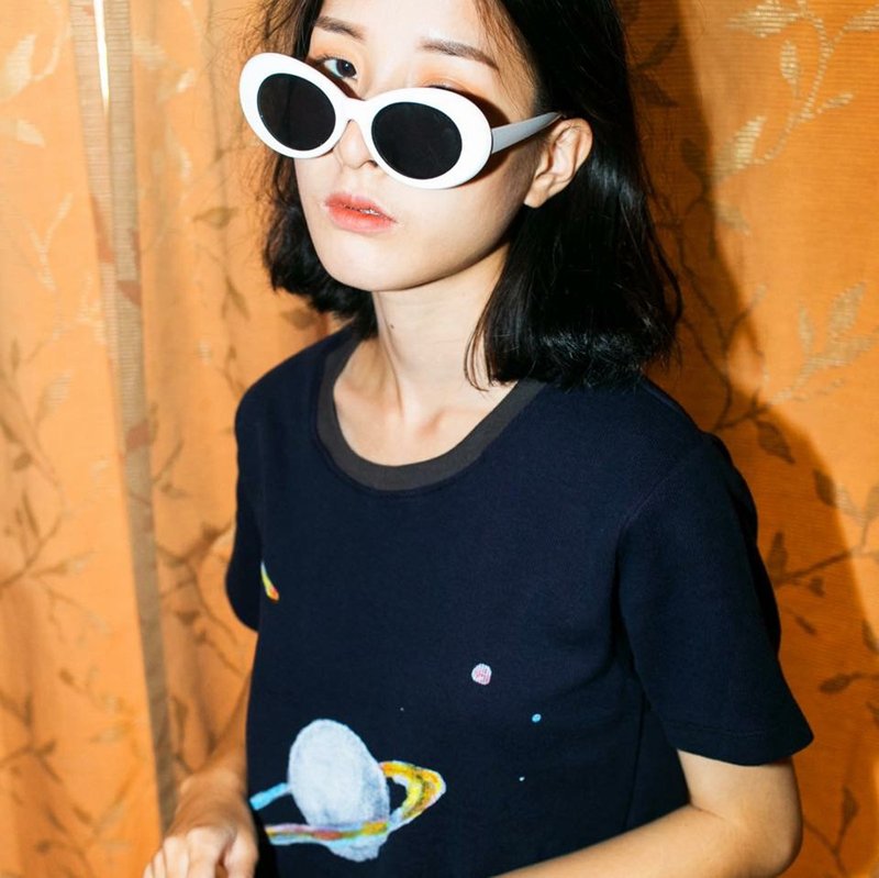 Saturn Top T-shirt - Black - 女 T 恤 - 棉．麻 黑色