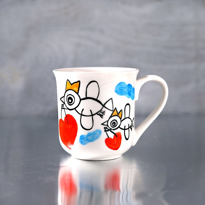 White bird carrying a heart · mug cup - แก้วมัค/แก้วกาแฟ - เครื่องลายคราม ขาว