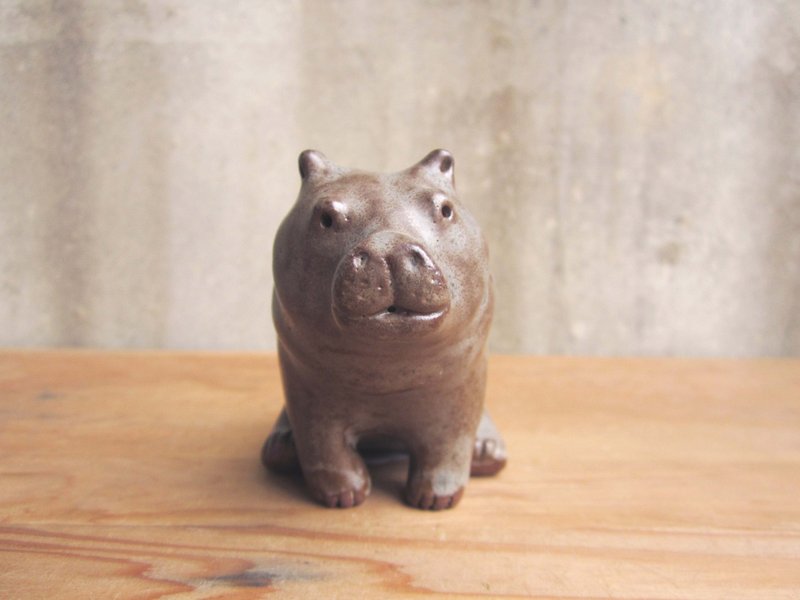 辛苦了河馬(坐) - 擺飾/家飾品 - 陶 