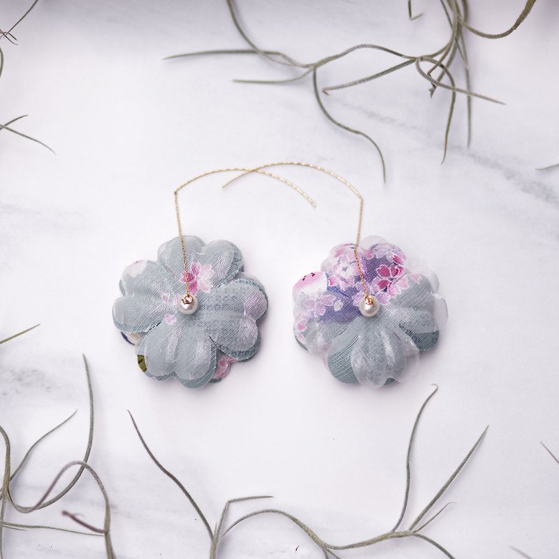 Tomoyo知世 | Japanese-Style Dangle Golden Plating Floral Earrings  - Earrings & Clip-ons - Other Materials Green