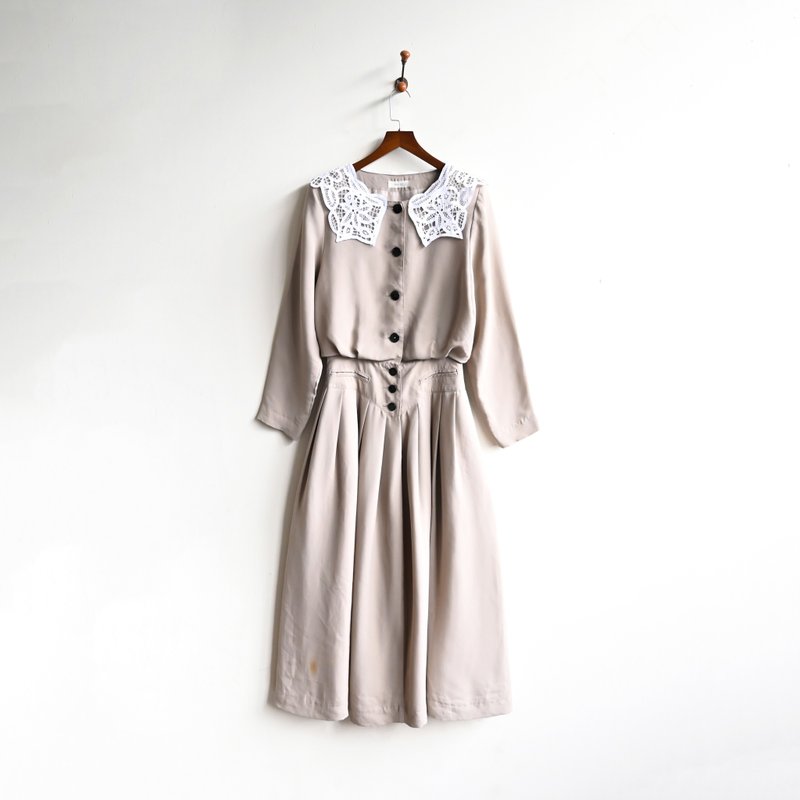 [Egg Plant Vintage] Showa Stroll Carved Lapel Revamped Vintage Dress - ชุดเดรส - ไฟเบอร์อื่นๆ 