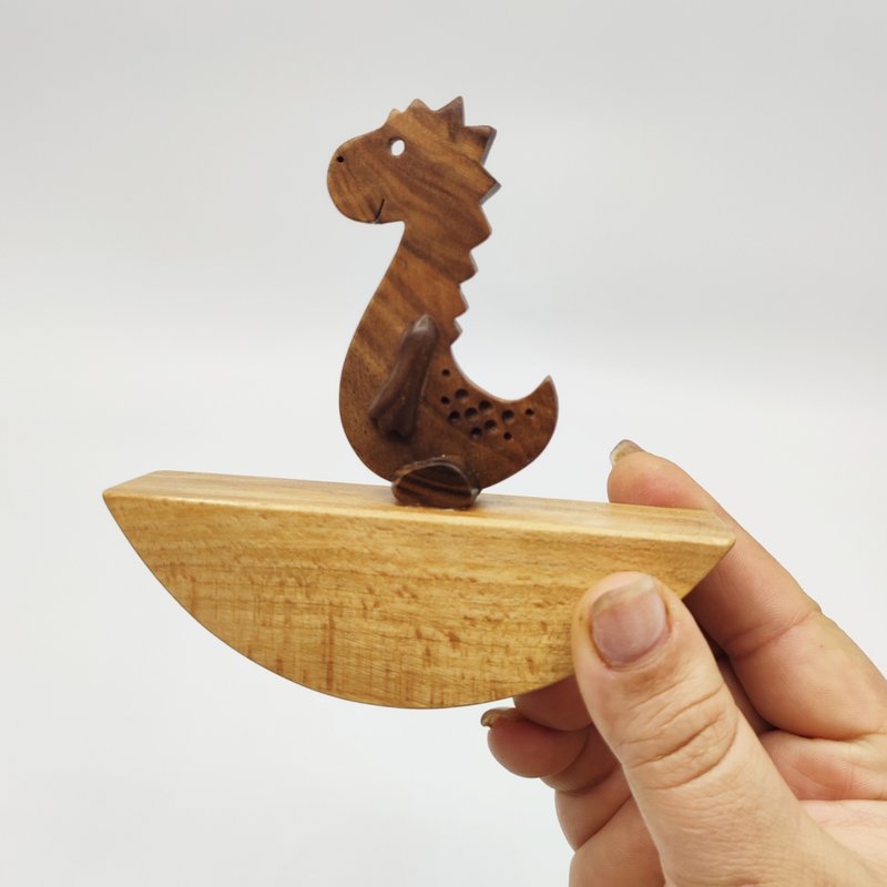 Wooden handmade dinosaur toy with a gift for you: wooden bear - 寶寶/兒童玩具/玩偶 - 木頭 
