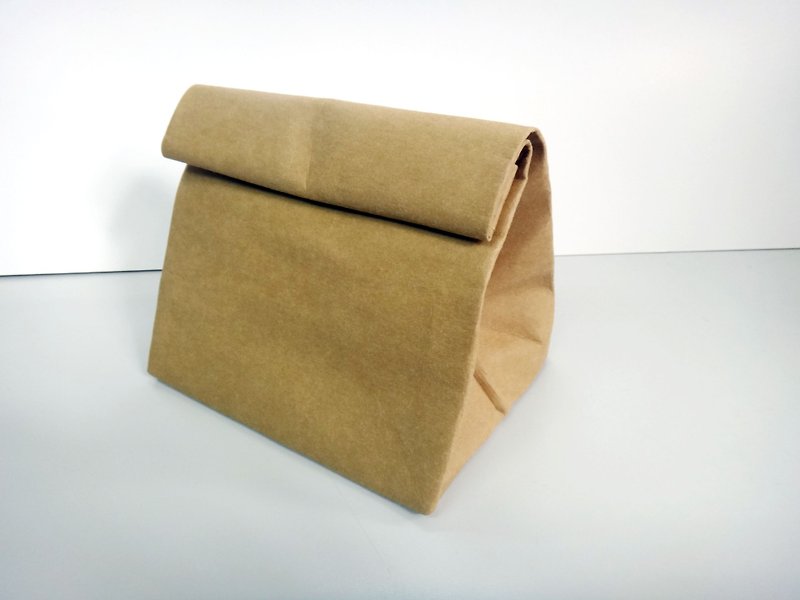 Washable  Kraft  Paper Storage bag - กระเป๋าเครื่องสำอาง - กระดาษ สีนำ้ตาล