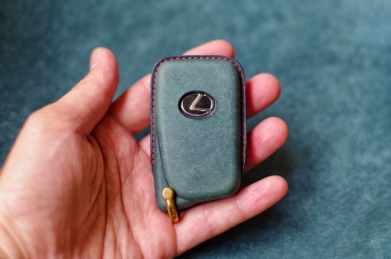car keycase for Lexus/ custom handmade leather goods/ Pueblo leather from Italy - อื่นๆ - หนังแท้ หลากหลายสี