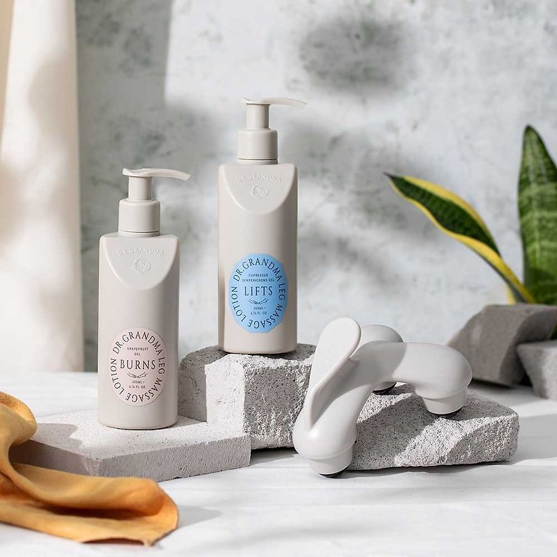Graduation gift [Walking in the Cloud Massage Group] 2 bottles of essential oil massage lotion + massager for full body massage - Skincare & Massage Oils - Other Materials Gray