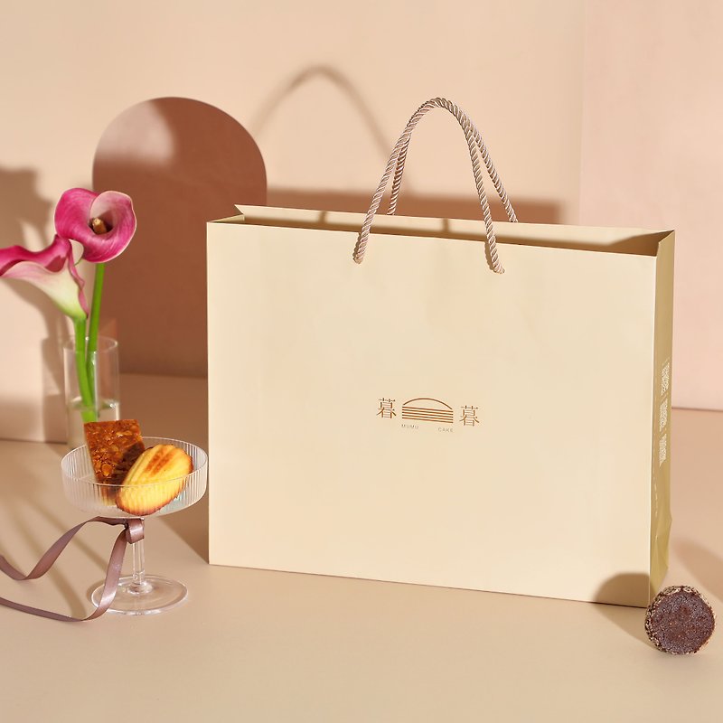 [Customized Gift Box] Wedding Cake / Miyue / Souvenir / Festive Gift Box - เค้กและของหวาน - อาหารสด สีเหลือง