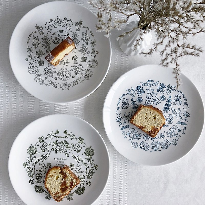 Animal print | 20 cm disc three-piece group (cat/sheep/squirrel and bird) - Small Plates & Saucers - Porcelain White
