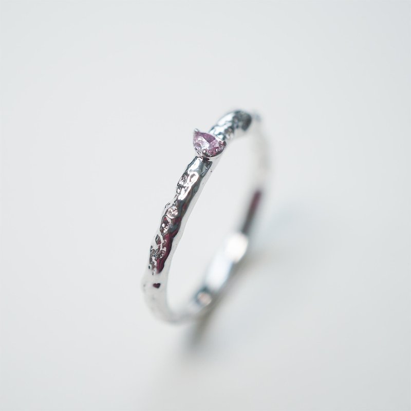 [Taozhi Yaoyao] 18K white gold inlaid with pink diamond Wax carving craft original gift ring for personal use - General Rings - Diamond Silver