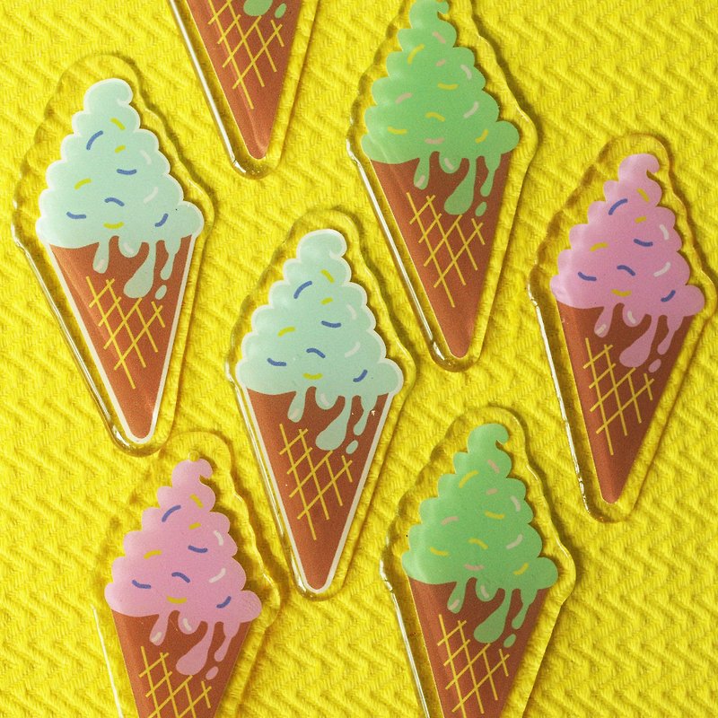 Keychain & Brooch "3 colors ice-cream" - 吊飾 - 壓克力 多色