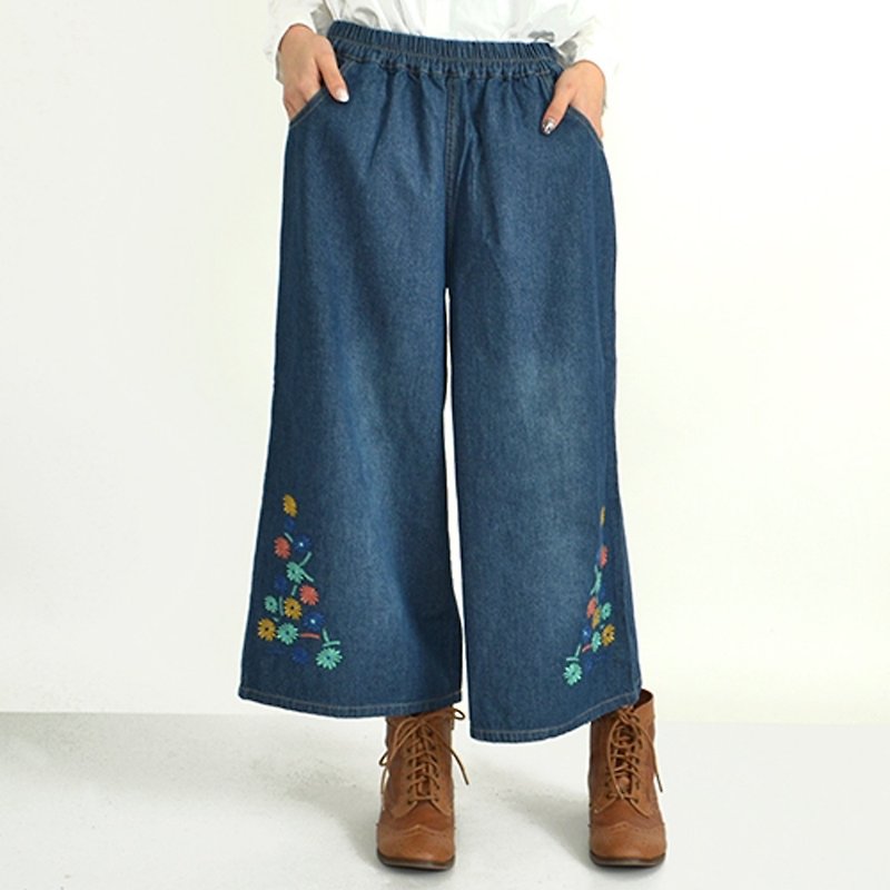 Flower Embroidery Wide Denim Pants - Women's Shorts - Cotton & Hemp Blue