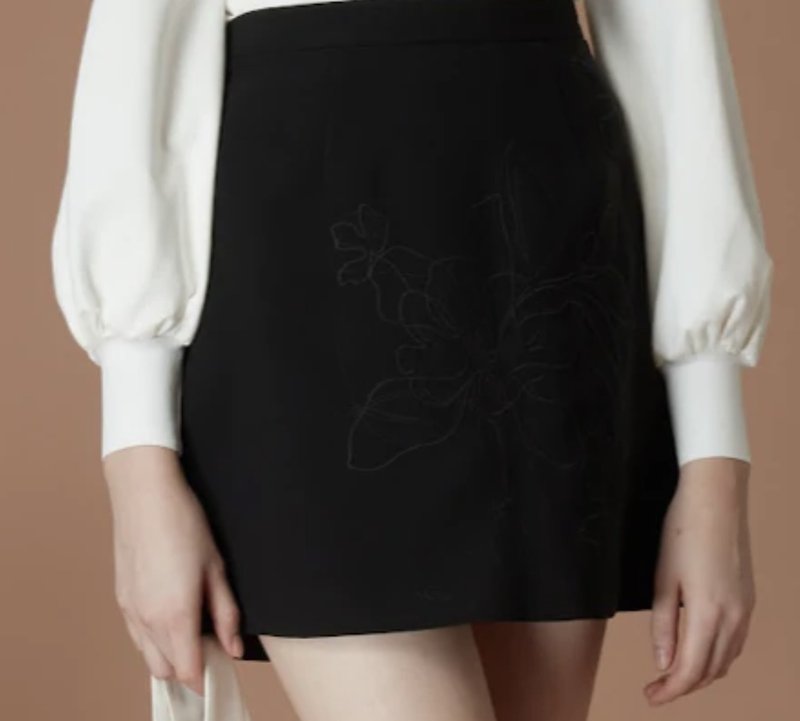 黑色花卉刺繡半身裙 - 裙子/長裙 - 其他材質 黑色